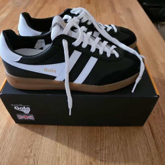 Gola Womens Black and White Sneakers - Picture 6 of 7